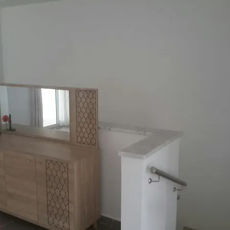 Ada Villas Beverly Hills Vilă