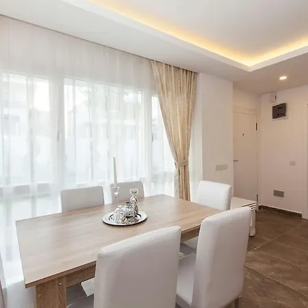 Vilă Ada Villas Beverly Hills *